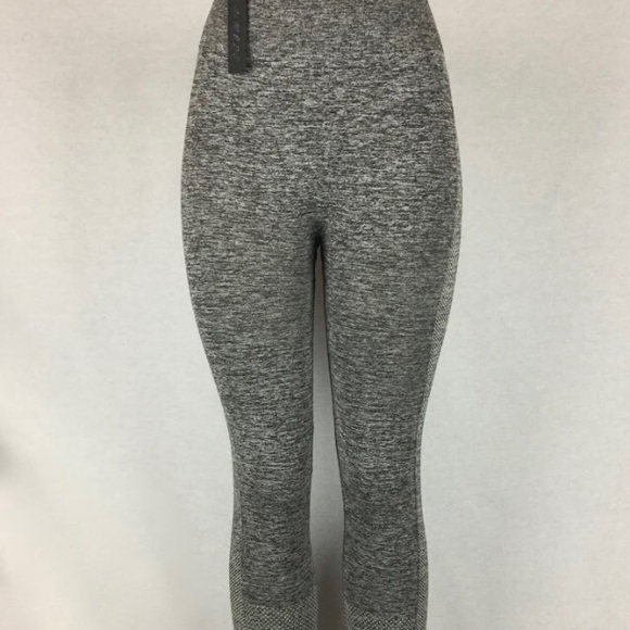 Light grey stretchy sport Women’s leggings with different textures one size - Picture 2 of 10